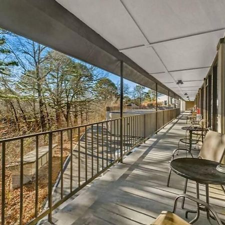 Stonegate Lodge King Bed, Wifi, 50In Roku Tv, Salt Water Pool Room #108 Юрика-Спрінгс Екстер'єр фото