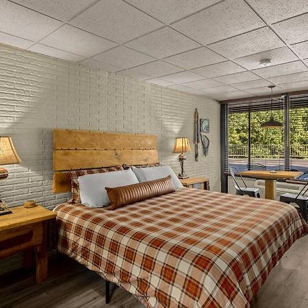 Stonegate Lodge King Bed, Wifi, 50In Roku Tv, Salt Water Pool Room #108 Юрика-Спрінгс Екстер'єр фото