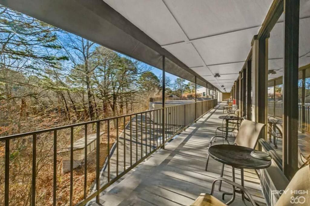Stonegate Lodge King Bed, Wifi, 50In Roku Tv, Salt Water Pool Room #108 Юрика-Спрінгс Екстер'єр фото