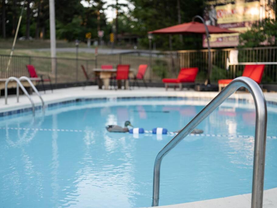 Stonegate Lodge King Bed, Wifi, 50In Roku Tv, Salt Water Pool Room #108 Юрика-Спрінгс Екстер'єр фото